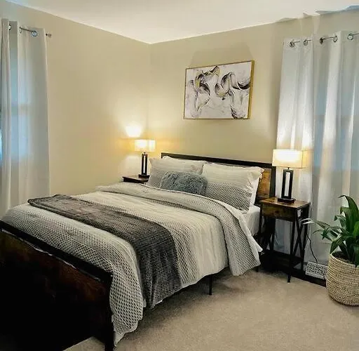 N Hamilton House 3 Bedroom *