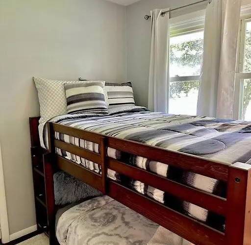 Holiday home N Hamilton House 3 Bedroom Peoria