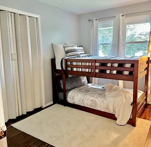 N Hamilton House 3 Bedroom Holiday home