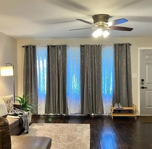 N Hamilton House 3 Bedroom *
