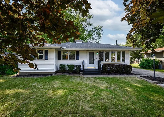 N Hamilton House 3 Bedroom *